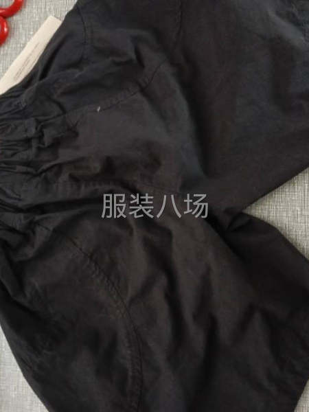 上衣裤子都有，品类多-第2张图片