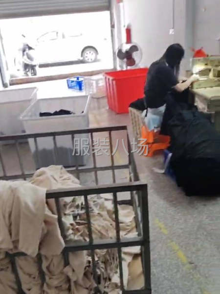 本公司专门承接服装锁眼订扣业务，在交通便利的晋江飞机场附近。-第2张图片