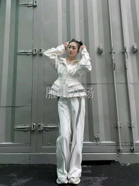 羽绒服，户外冲锋衣，工装裤，防晒服要求精品偏上-第7张图片