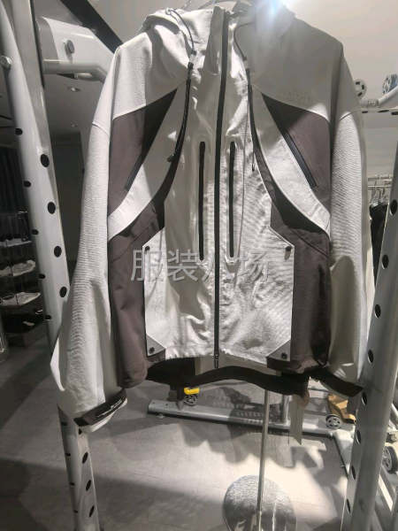 羽绒服，户外冲锋衣，工装裤，防晒服要求精品偏上-第4张图片