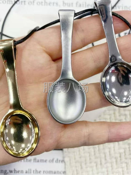 韩系ins简约轻奢风高级感金属项链大量上新
欢迎新老客户拿样-第8张图片