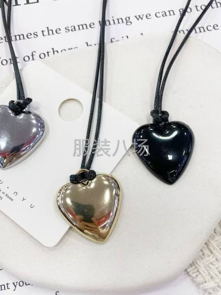 韩系ins简约轻奢风高级感金属项链大量上新
欢迎新老客户拿样-第5张图片