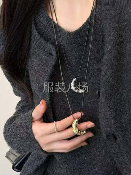 韩系ins简约轻奢风高级感金属项链大量上新
欢迎新老客户拿样-第1张图片
