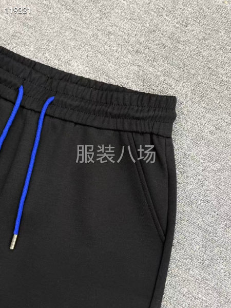 新品五分裤无缝贴袋撞色小点缀的拉链-第8张图片