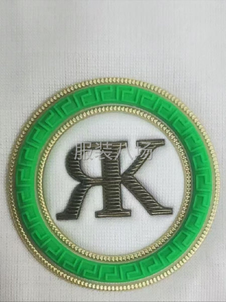 服装商标定凹凸压花制硅胶标印花工艺-第5张图片