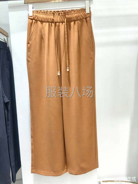 大流水线，专业生产女裤高品质女裤，承接来料加工。-第1张图片