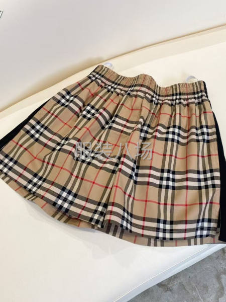 女士黑白边格纹短裤 一款女粉不可错过的极品款式-第5张图片