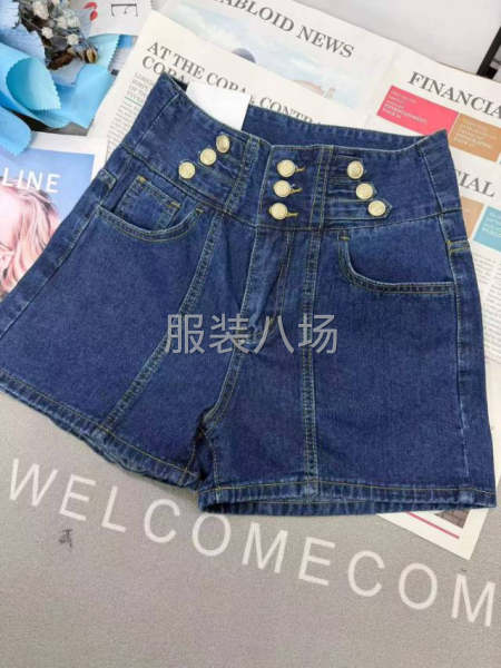 深蓝高腰排扣牛仔短裤-第4张图片