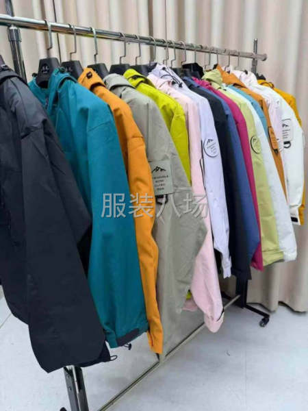 外套单冲男女款冲锋衣-第4张图片