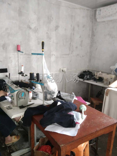 承接服装加工，质量有保证，价格合理，欢迎各位老板来电洽谈。-第1张图片