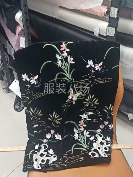 专业刺绣窗帘，窗纱.服装.围巾.绳绣等各种刺绣.可来样订做.-第6张图片