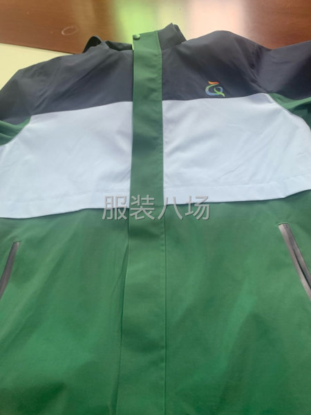 校服冲锋衣-第1张图片