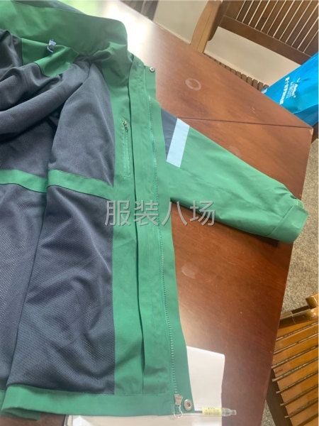 校服冲锋衣-第3张图片