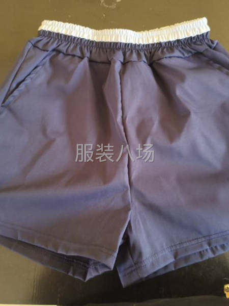 外套冲锋衣裤子-第2张图片