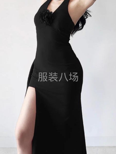 有胸垫 可拆卸玫瑰挂脖露背长裙子御姐收腰高级包臀连衣裙子-第3张图片