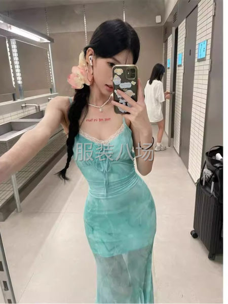 可拆卸度假性感显瘦沙滩裙胸垫网纱海边2026法式绿色印花-第5张图片