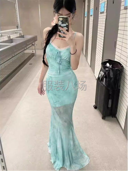 可拆卸度假性感显瘦沙滩裙胸垫网纱海边2026法式绿色印花-第4张图片