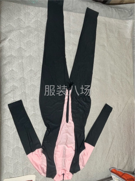 针织连体衣-第1张图片