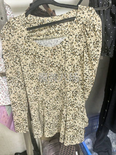 霏羽服饰诚信经菅，寻客户长期合作-第3张图片