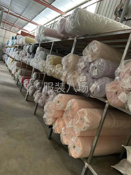 回收服装厂布行一次处理的布料-第2张图片