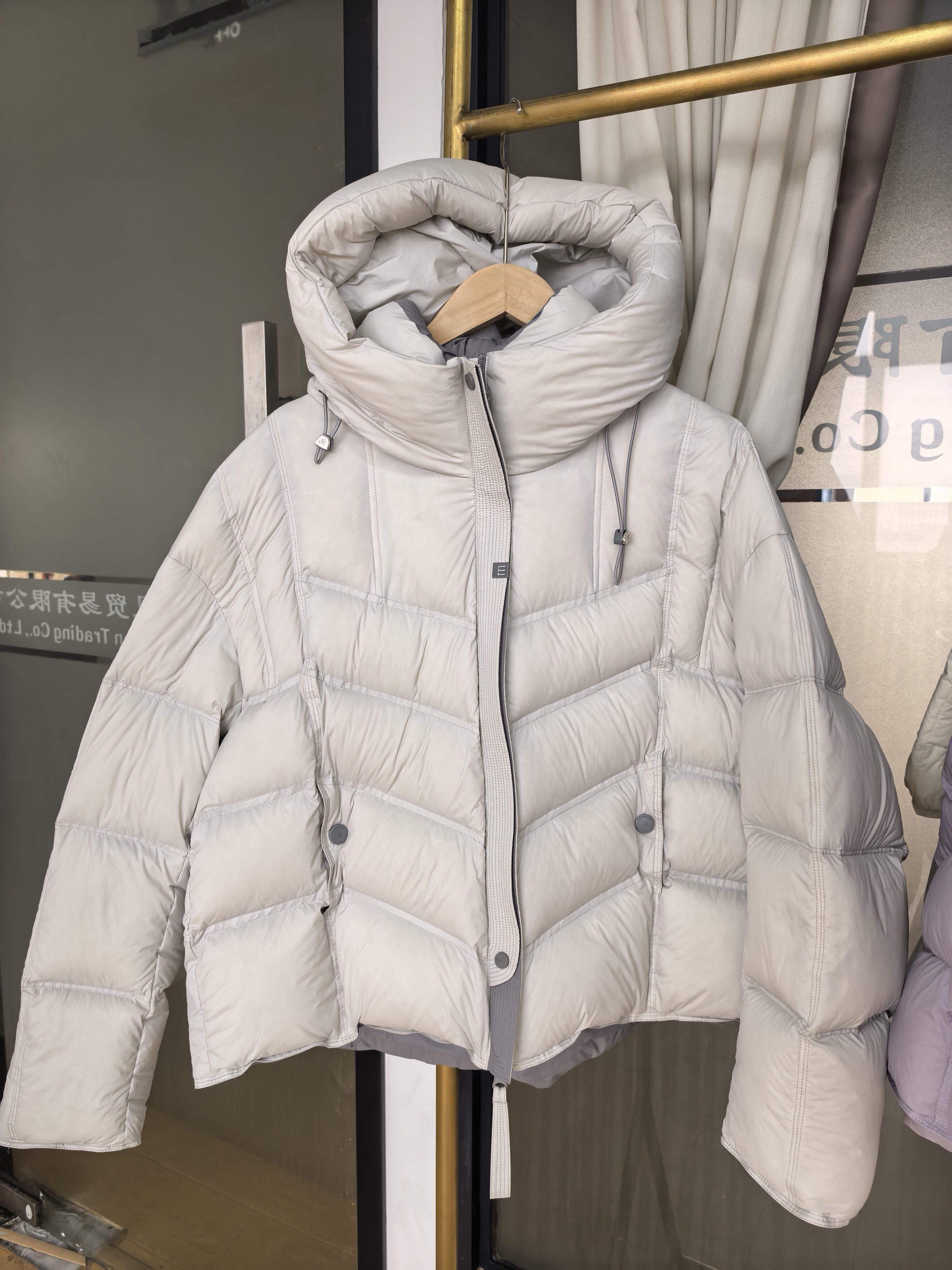 杭州多款羽绒服外发