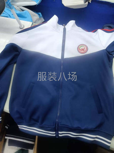市场活，校服-第1张图片