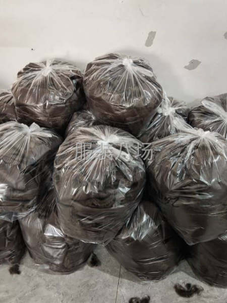承接各类假毛衣服成衣来料加工
精工细作，圆刀裁剪免费打样
大-第2张图片