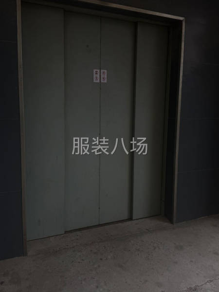 出租莫城3楼。220平 适合仓库 裁剪-第1张图片