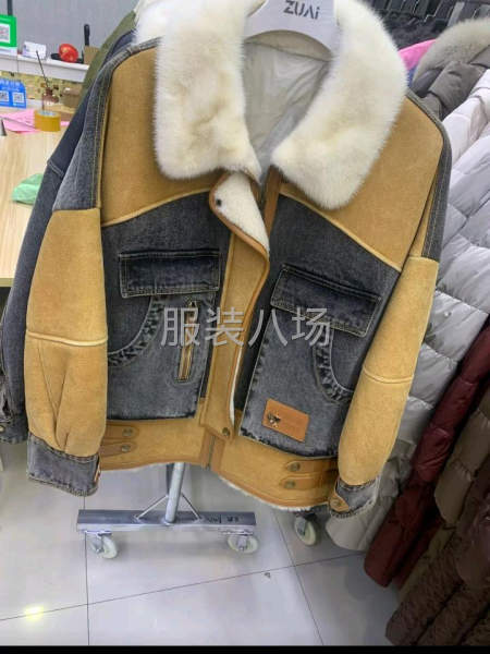 百余人专业服装团队-第1张图片