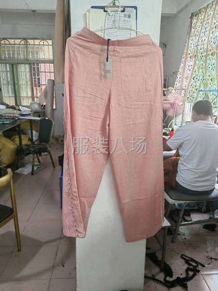 裤子，连衣裙，外套-第1张图片