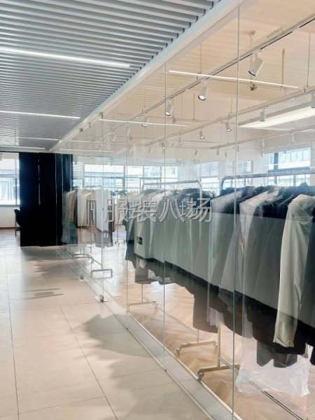 承接男女装半精品以上，精品