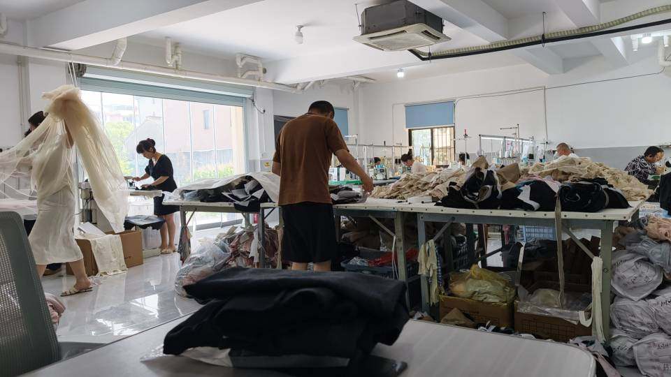 嘉兴半精品裁片外发