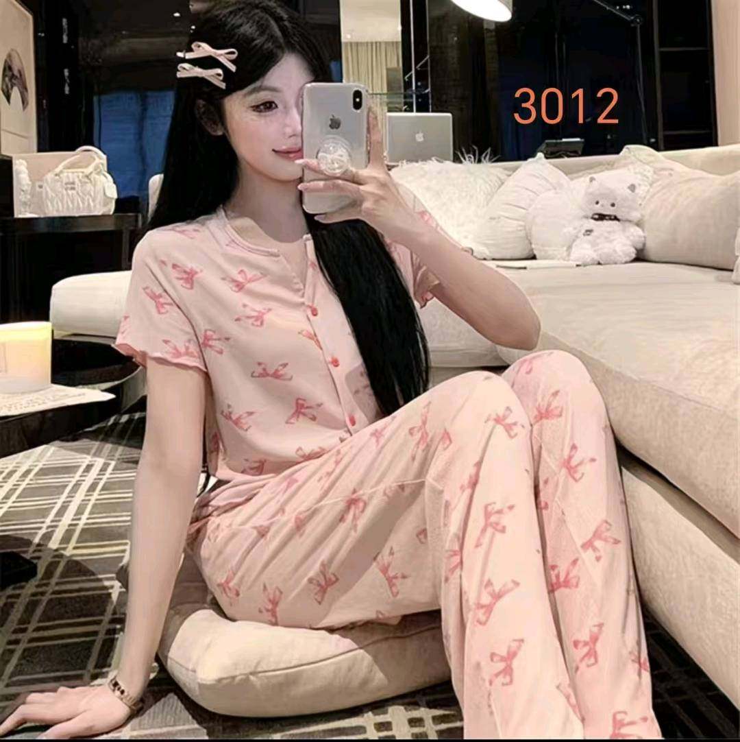 揭阳简单款睡衣套装